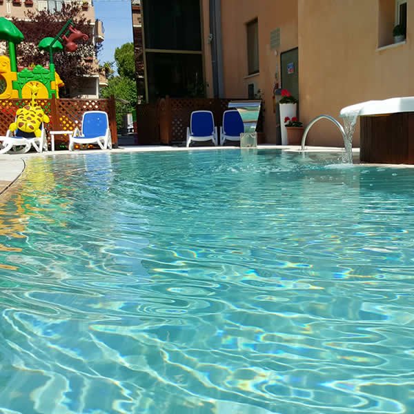 Hotel Bellerofonte 3 stelle con piscina riscaldata