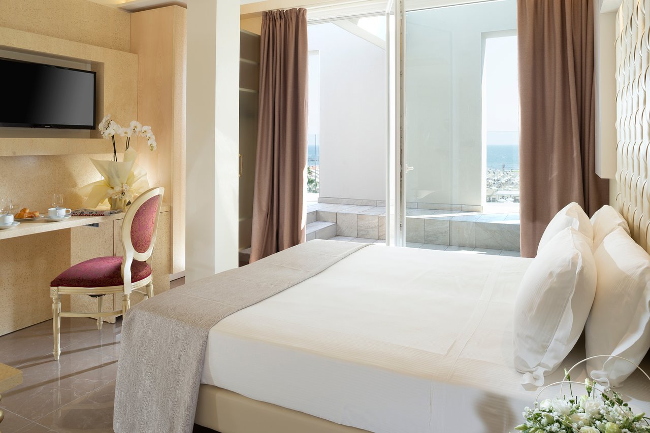 Hotel Ambassador
