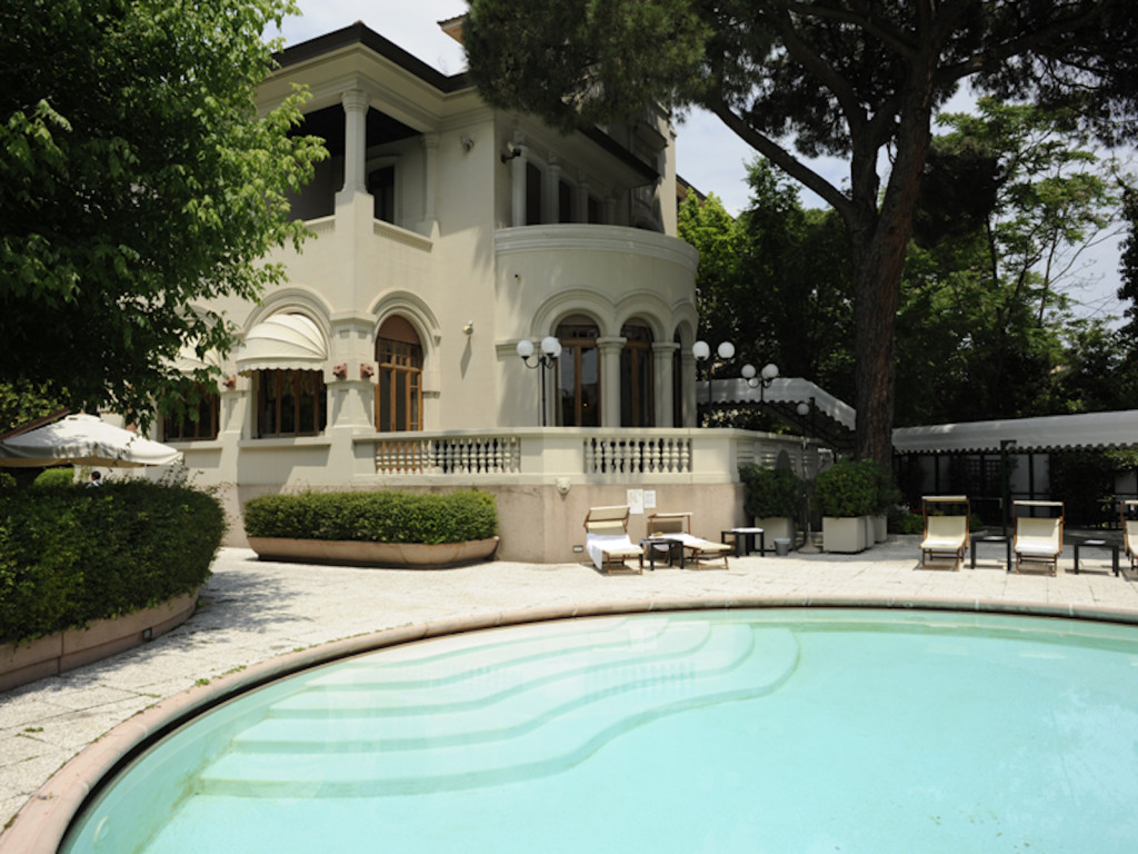 Hotel De La Ville